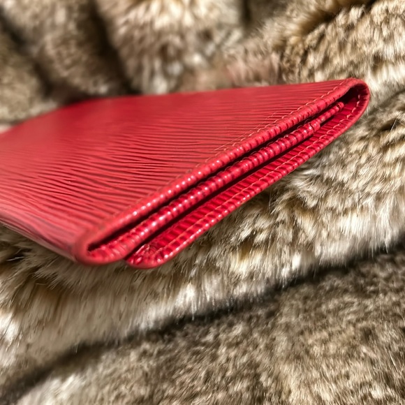 Rare Louis Vuitton Red Epi Porte Yen 3 Cartes Credit Bifold Long Wallet- Amazing - Picture 3 of 10